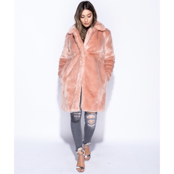 🚨SALE!! Faux Fur Coat - Picture 6 of 8